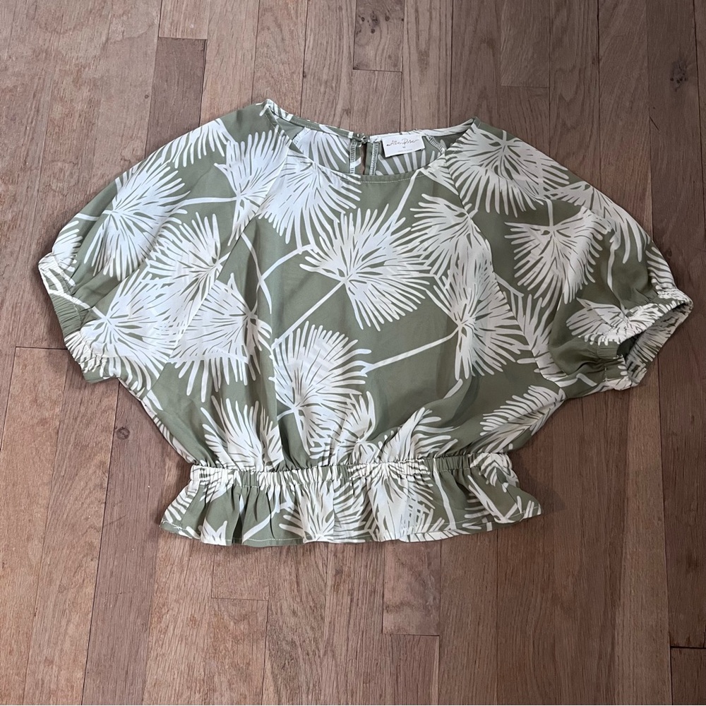 Allie Rose Green and White Palm Leaf Print Shirt- Size M